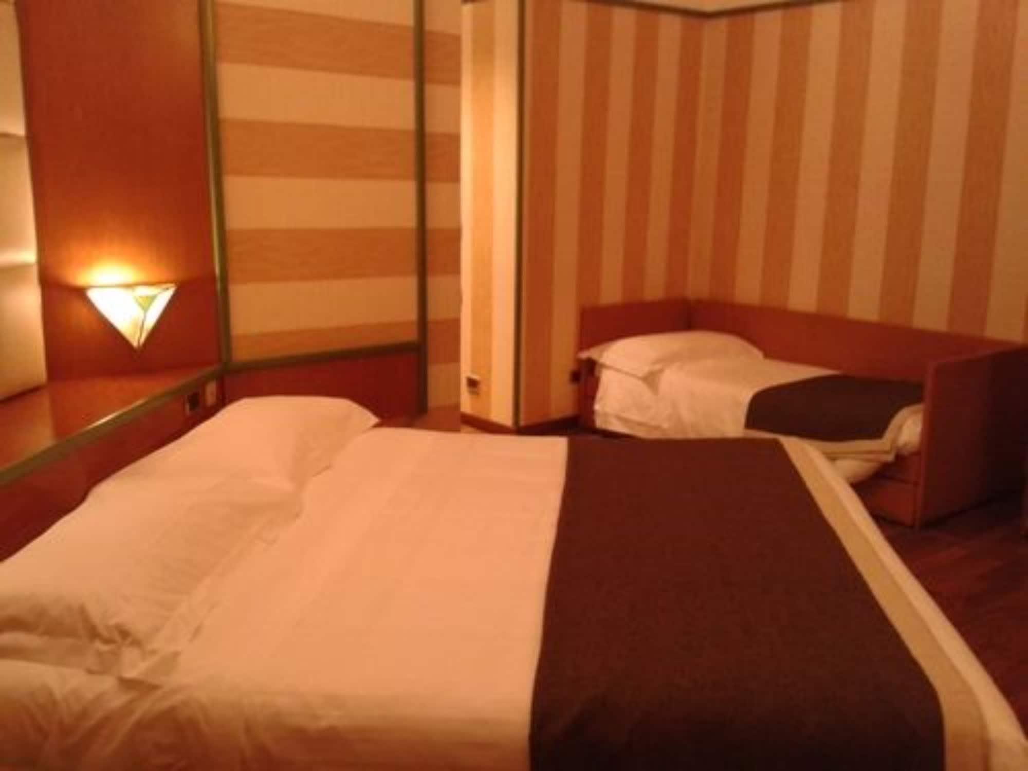 Hotel Metro มิลาน ภายนอก รูปภาพ
