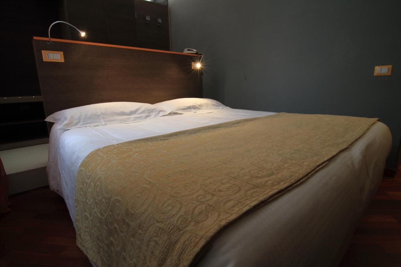 Hotel Metro มิลาน ภายนอก รูปภาพ